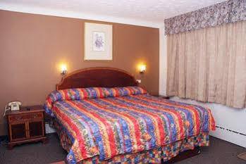 Fairway Inn&Suites Kitchener Extérieur photo