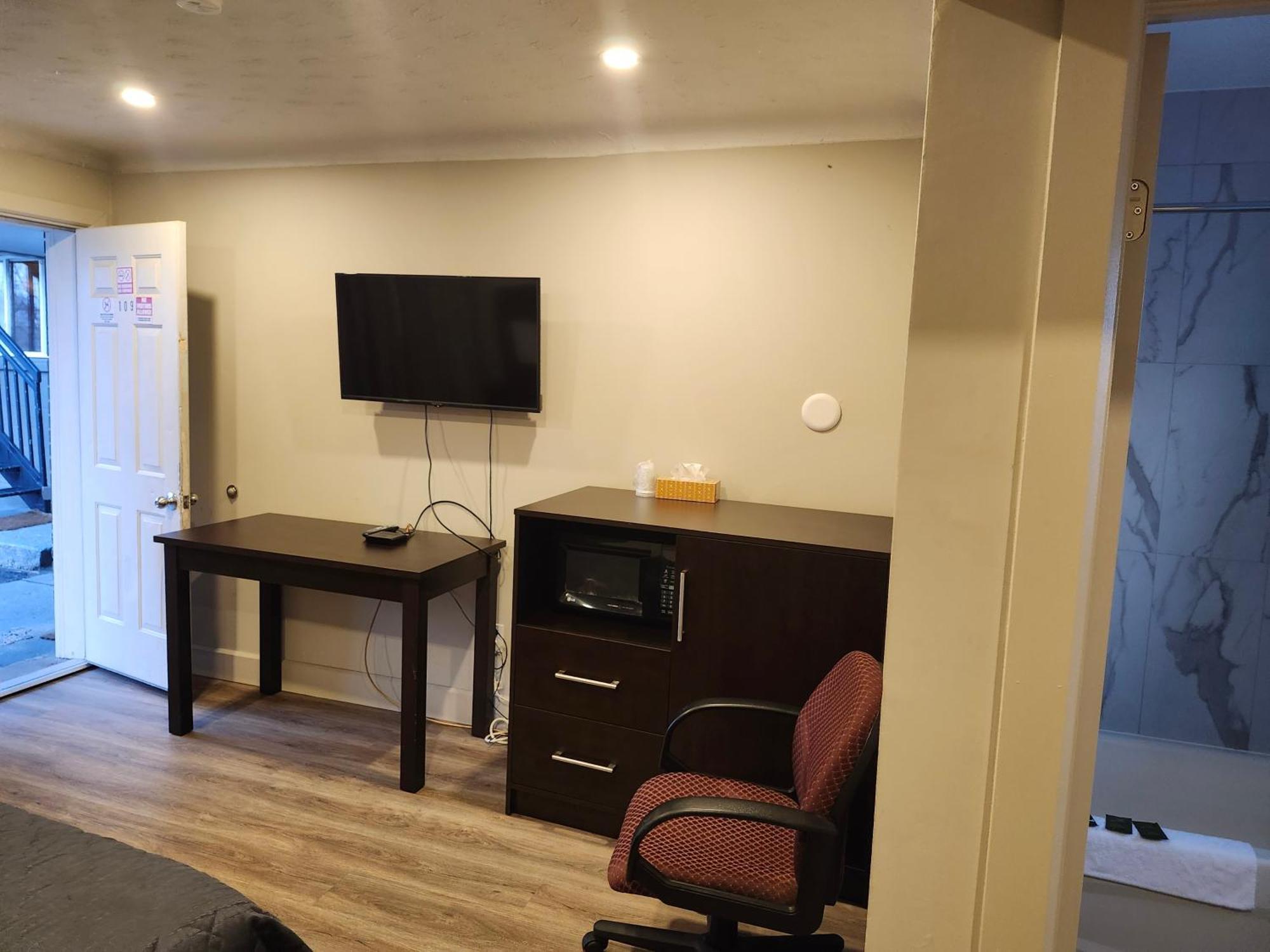 Fairway Inn&Suites Kitchener Extérieur photo
