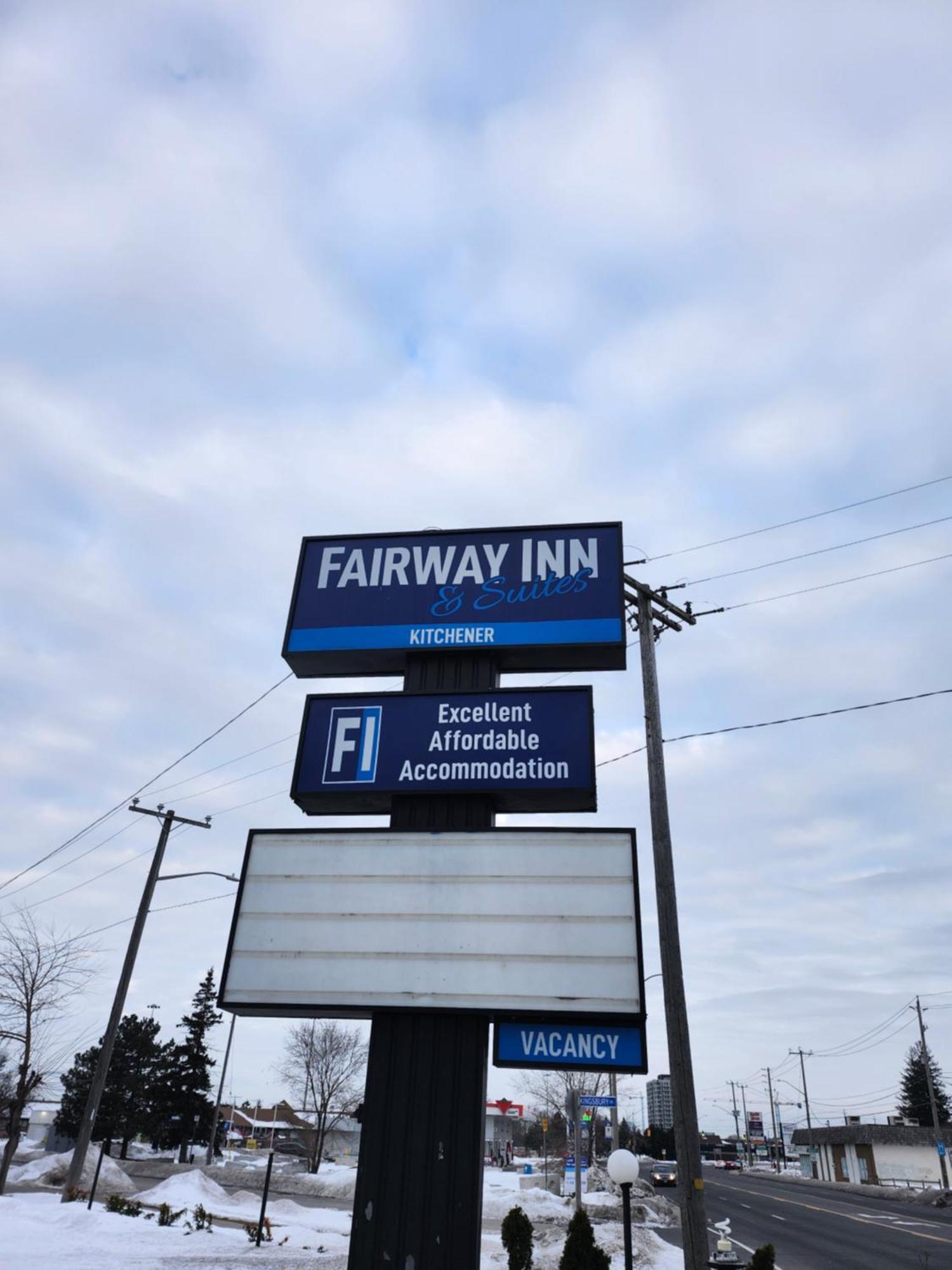 Fairway Inn&Suites Kitchener Extérieur photo
