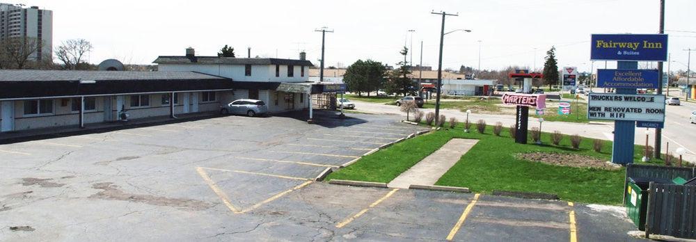 Fairway Inn&Suites Kitchener Extérieur photo