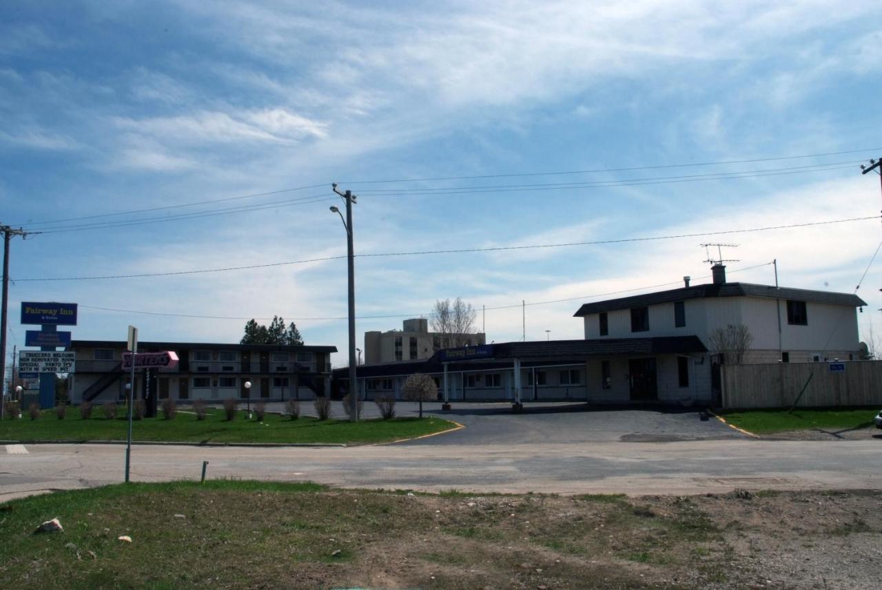 Fairway Inn&Suites Kitchener Extérieur photo